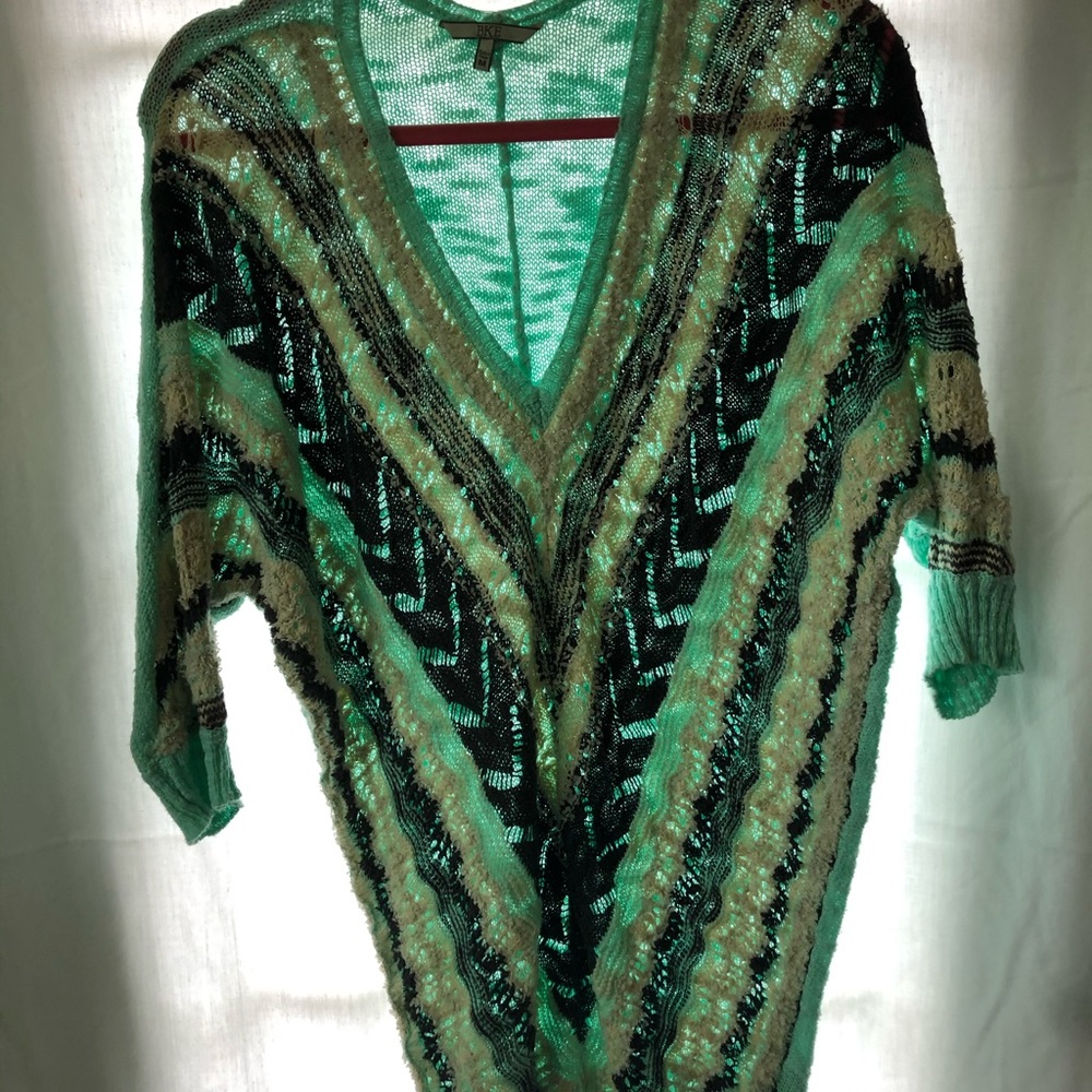 Sweater - Picture 5 of 6